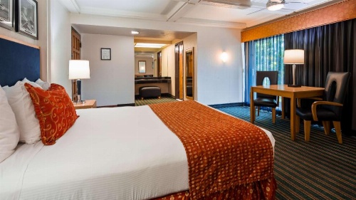 Best Western Pine Tree Motel image 28