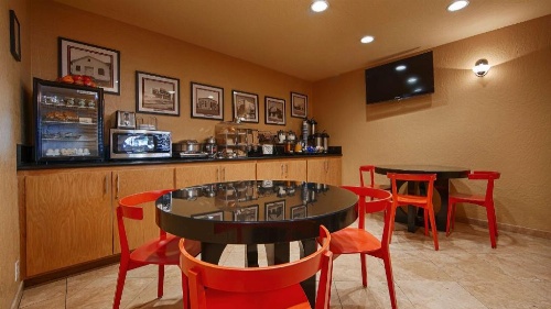 Best Western Pine Tree Motel image 37