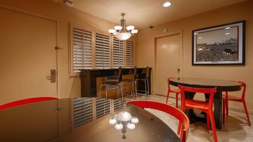 Best Western Pine Tree Motel image 44