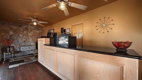 Best Western Pine Tree Motel image 46