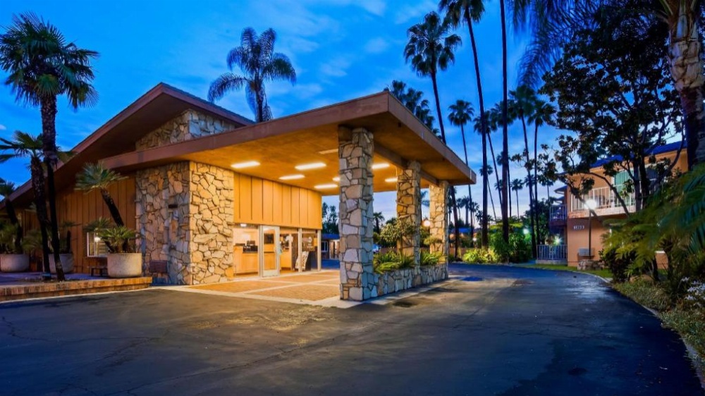 Best Western Pine Tree Motel Image 47